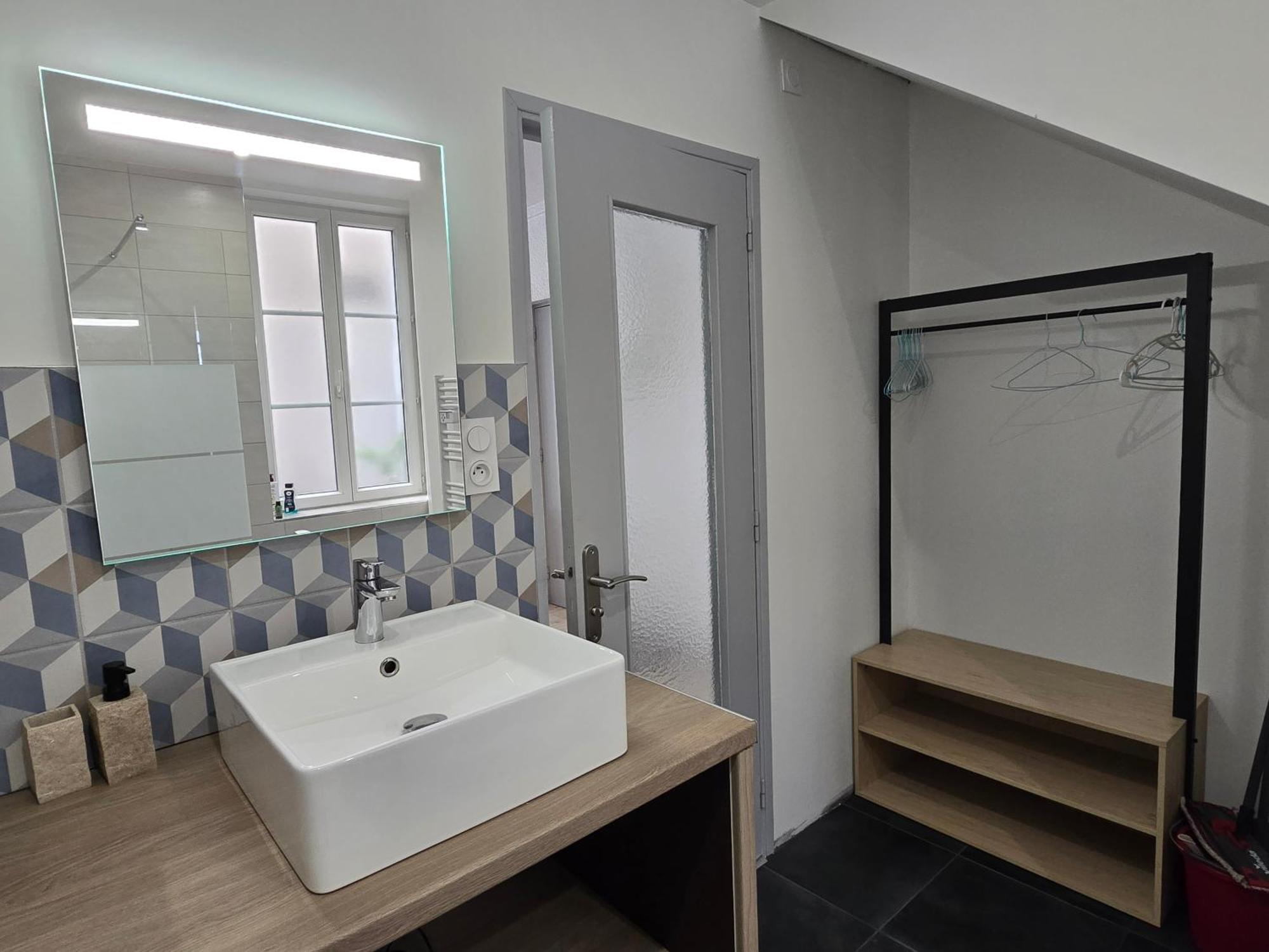 Appartement Au Calme Idealement Place A Macon. Dış mekan fotoğraf