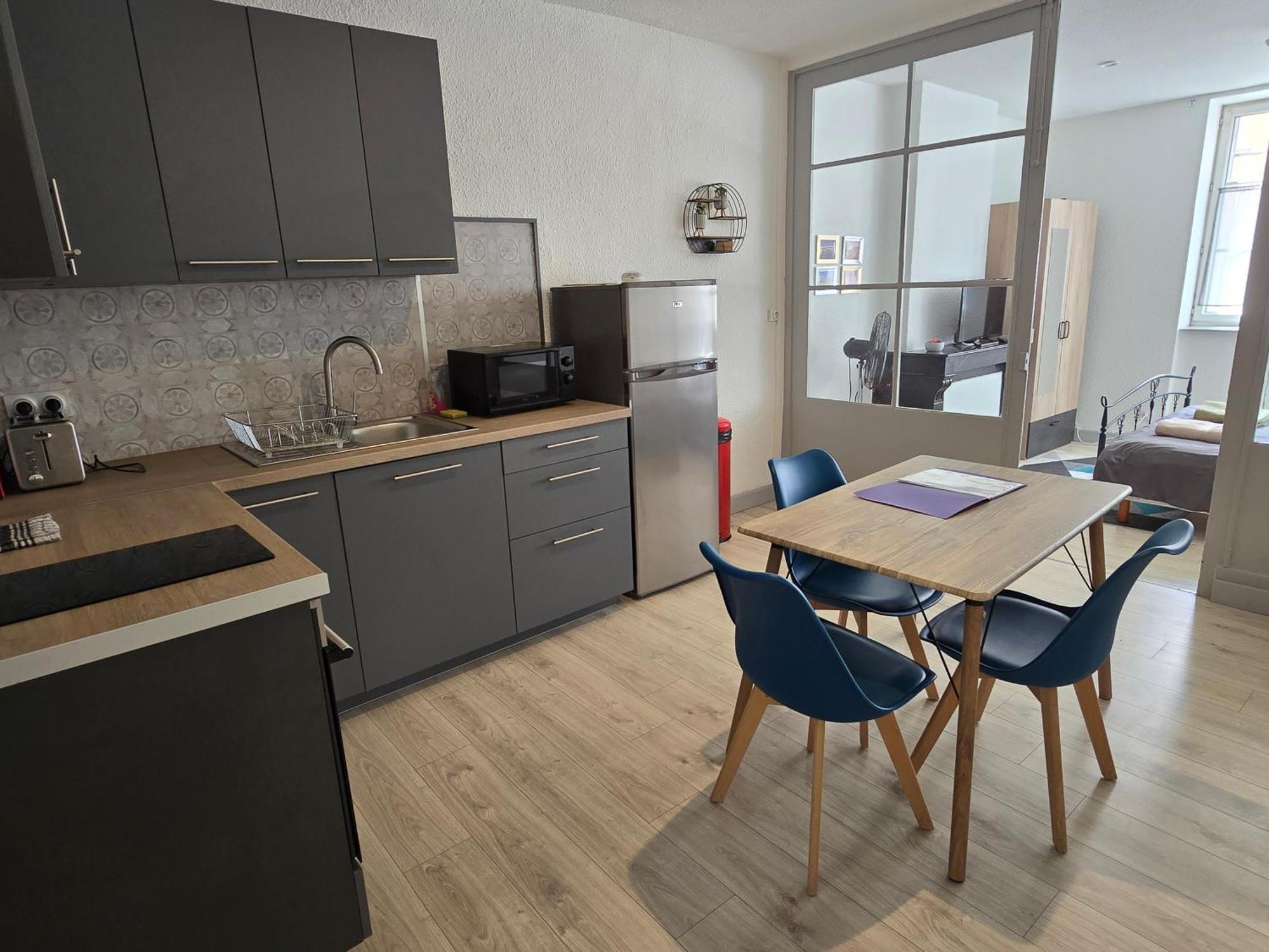 Appartement Au Calme Idealement Place A Macon. Dış mekan fotoğraf